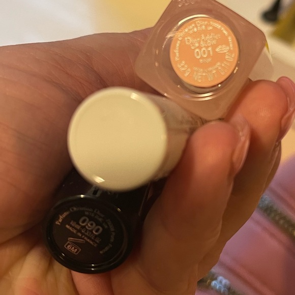 Dior super soft velour makeup bag. Brand new, includes regular size makeup - Picture 6 of 6